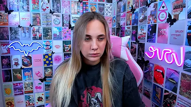 MiaMilas online show from October 16, 5:14 pm