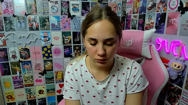 MiaMilas online show from October 18, 4:19 pm