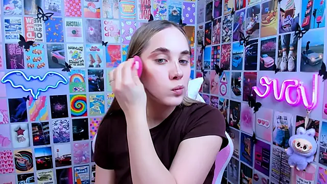 MiaMilas online show from March 30, 2:40 pm