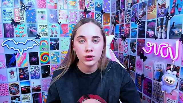 MiaMilas online show from March 31, 3:23 pm