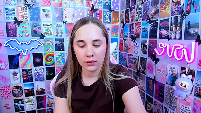 MiaMilas online show from April 1, 1:01 pm