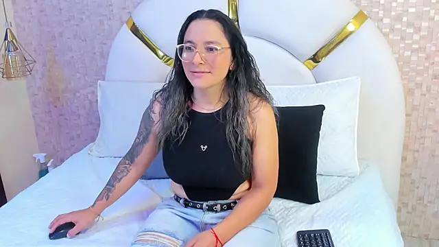 sophie 1 online show from February 15, 3:31 am