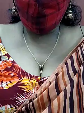 mallu-sumi online show from February 12, 10:15 pm