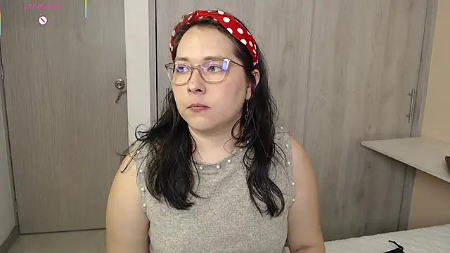 Snapshot of May_Carlier chatting on October 9, 9:24 pm May Carlier online show from October 9, 9:24 pm