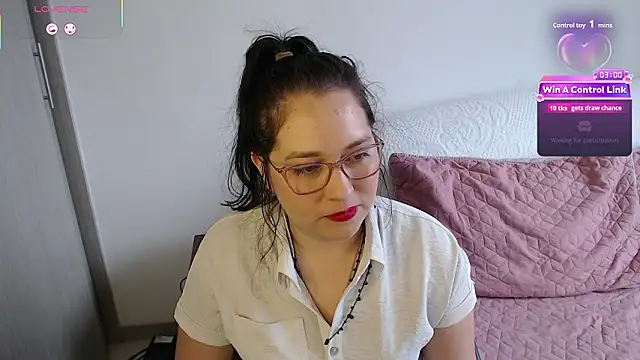 May Carlier online show from March 25, 8:37 pm