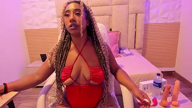  Eveelyn online show from February 12, 7:09 pm