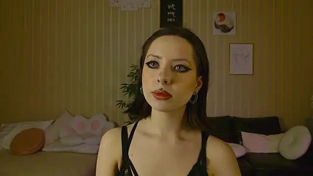 Snapshot of Lazzy_Lizzy chatting on December 12, 6:36 am Lazzy Lizzy online show from December 12, 6:36 am