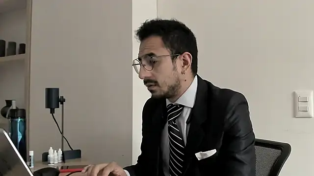 Snapshot of pablo-rincon95 chatting on January 14, 5:12 pm pablo-rincon95 online show from January 14, 5:12 pm