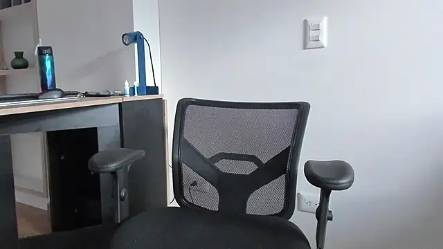 Snapshot of pablo-rincon95 chatting on February 11, 1:41 pm pablo-rincon95 online show from February 11, 1:41 pm