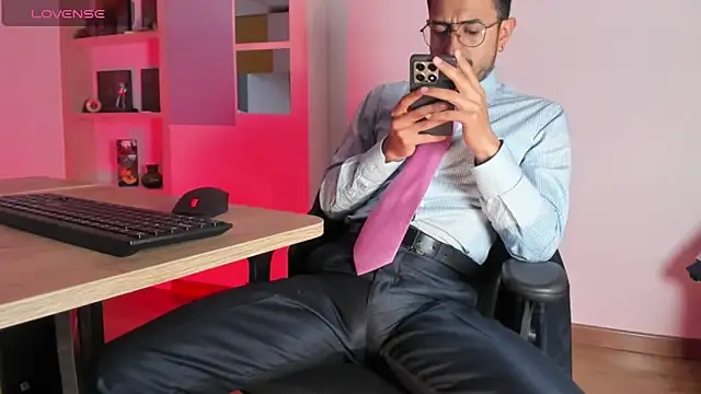 Snapshot of pablo-rincon95 chatting on November 18, 8:46 pm pablo-rincon95 online show from November 18, 8:46 pm