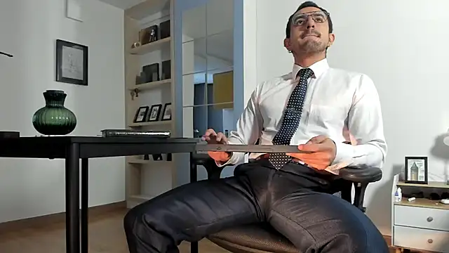 Snapshot of pablo-rincon95 chatting on June 12, 12:59 pm pablo-rincon95 online show from June 12, 12:59 pm