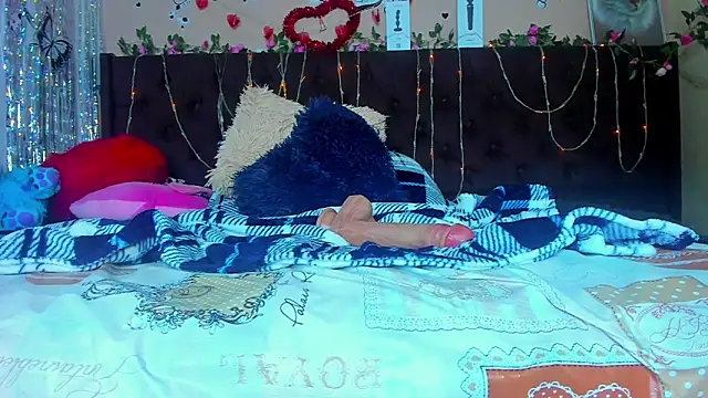 HottCandy21 online show from February 25, 9:57 pm
