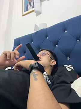 stivevv online show from March 7, 12:18 am