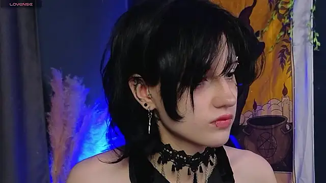 Snapshot of dark_vamp_ chatting on December 6, 9:02 pm dark vamp online show from December 6, 9:02 pm