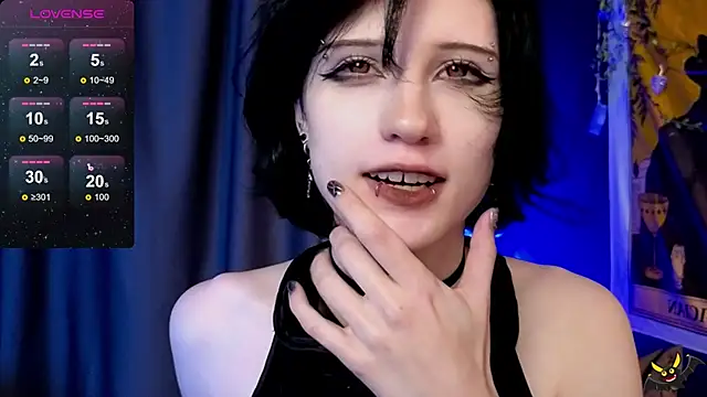 Snapshot of dark_vamp_ chatting on December 14, 3:07 am dark vamp online show from December 14, 3:07 am