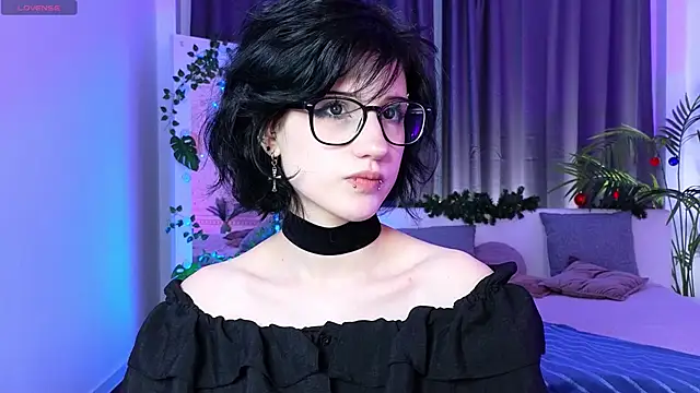 Snapshot of dark_vamp_ chatting on December 21, 9:25 pm dark vamp online show from December 21, 9:25 pm