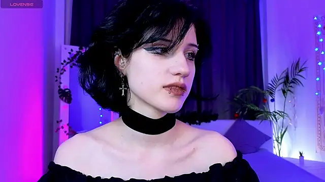Snapshot of dark_vamp_ chatting on December 25, 9:00 pm dark vamp online show from December 25, 9:00 pm