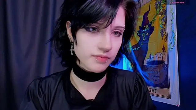 Snapshot of dark_vamp_ chatting on January 3, 9:15 pm dark vamp online show from January 3, 9:15 pm