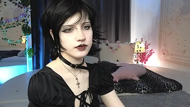 Snapshot of dark_vamp_ chatting on March 2, 11:39 am dark vamp online show from March 2, 11:39 am