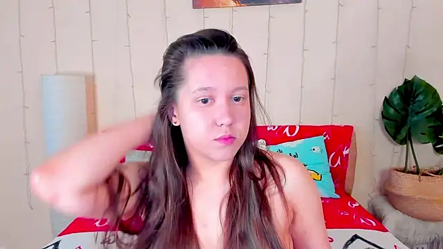 Snapshot of Mira_Karter chatting on July 16, 3:12 am Mira Karter online show from July 16, 3:12 am