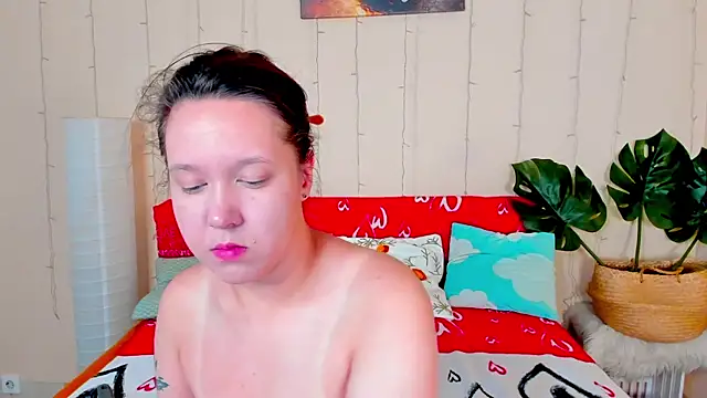Snapshot of Mira_Karter chatting on July 23, 3:15 am Mira Karter online show from July 23, 3:15 am