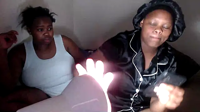 FoxyFataleX online show from September 12, 9:37 pm