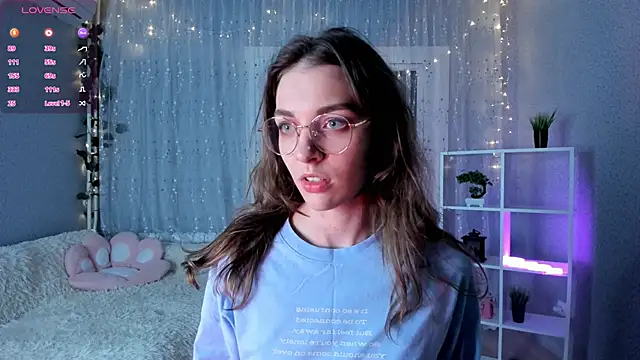 AraCopple online show from December 21, 9:15 pm