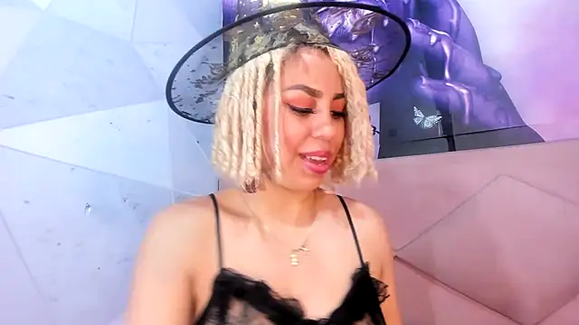 Lucy White   online show from February 10, 8:31 pm