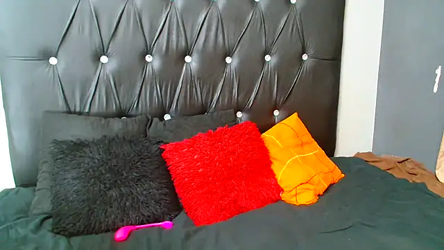AfricanBigAssxx98 online show from February 7, 7:17 pm