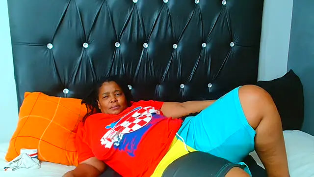 AfricanBigAssxx98 online show from February 12, 6:40 pm