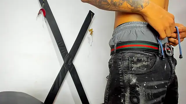 Hana and Zeta online show from March 6, 12:19 pm