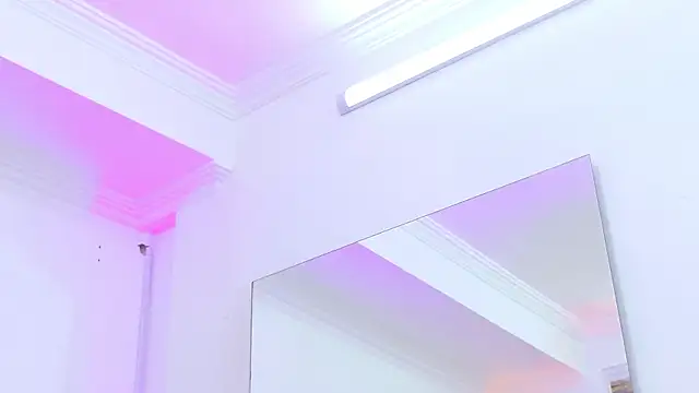 VanessaGlenn online show from March 12, 7:09 pm