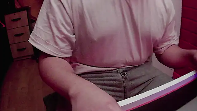 pisceslost online show from December 15, 11:58 am