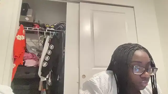 AveryJ99 online show from December 10, 10:47 pm