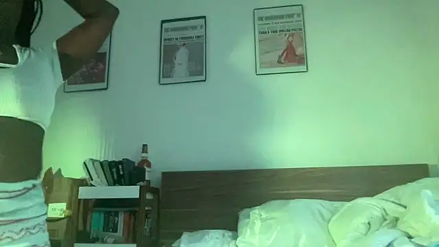 AveryJ99 online show from December 19, 10:10 pm