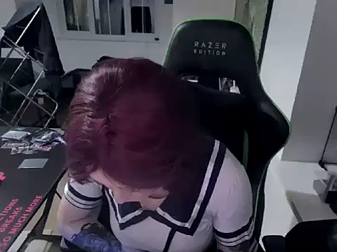 Snapshot of littlekats chatting on December 20, 9:22 pm littlekats online show from December 20, 9:22 pm