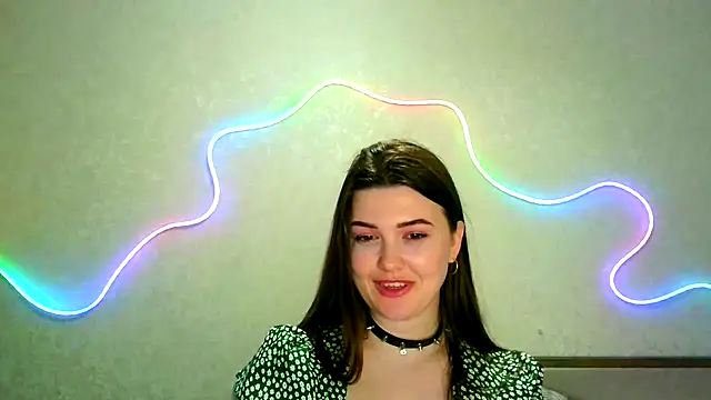 Snapshot of SeductiveTati chatting on April 13, 11:32 pm SeductiveTati online show from April 13, 11:32 pm