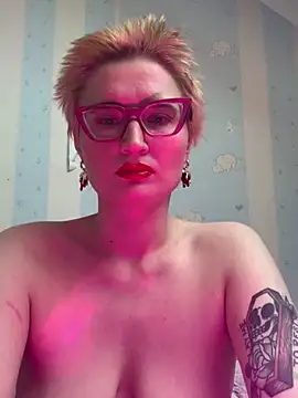 Charlotteeroseee online show from February 9, 3:53 am