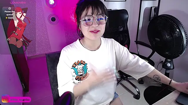Snapshot of MiaEngels chatting on January 26, 1:36 pm MiaEngels online show from January 26, 1:36 pm