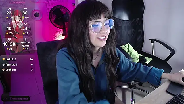 Snapshot of MiaEngels chatting on January 31, 8:32 am MiaEngels online show from January 31, 8:32 am