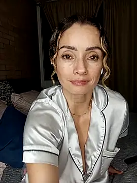 Loly Horny online show from May 13, 2:31 am