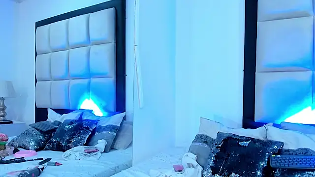 LaurenHu online show from February 3, 5:51 am