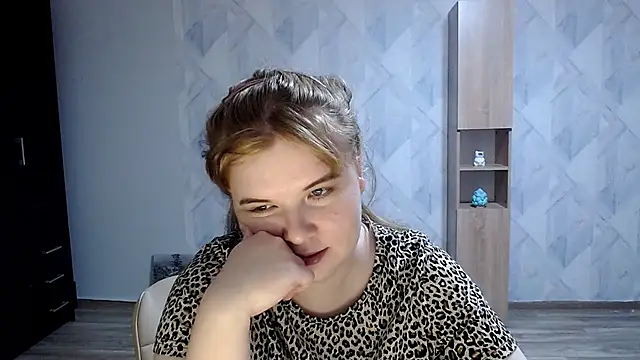 Snapshot of Melina_Hot9 chatting on September 20, 3:24 pm Melina Hot9 online show from September 20, 3:24 pm