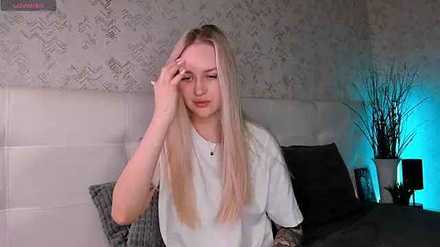 Snapshot of Carol__Cox chatting on October 1, 11:33 pm Carol Cox online show from October 1, 11:33 pm