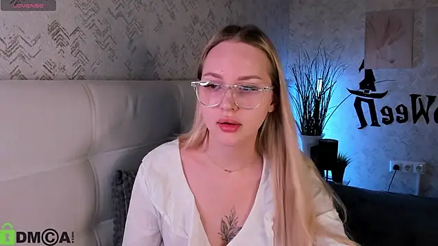 Snapshot of Carol__Cox chatting on October 30, 11:49 pm Carol Cox online show from October 30, 11:49 pm