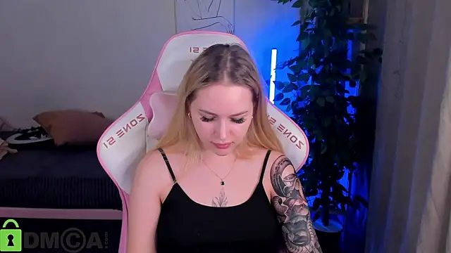 Snapshot of Carol__Cox chatting on November 2, 10:45 pm Carol Cox online show from November 2, 10:45 pm