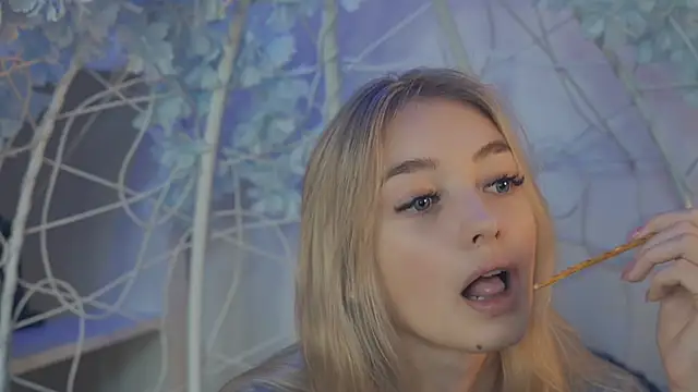 FlairCunard online show from December 25, 7:34 pm