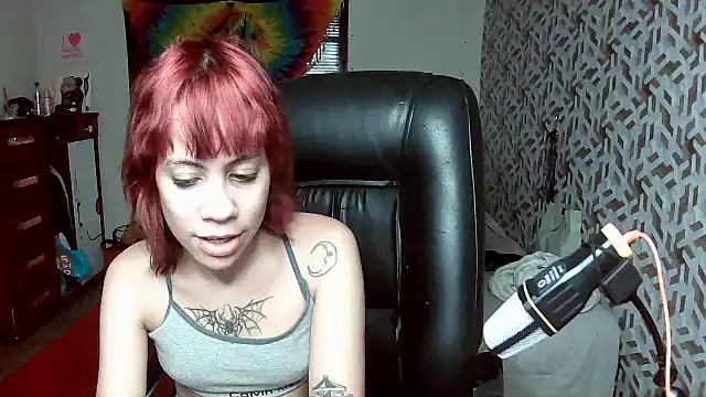 Snapshot of Liv_Alt chatting on February 17, 9:43 pm Liv Alt online show from February 17, 9:43 pm