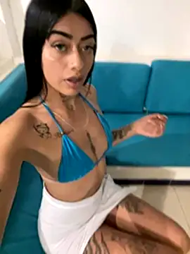 Snapshot of ZairaSofia1 chatting on December 3, 11:36 pm ZairaSofia1 online show from December 3, 11:36 pm