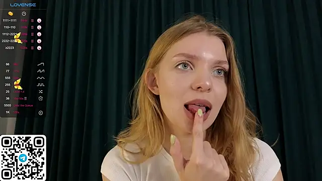 ElswythDecoursey online show from January 12, 5:11 pm